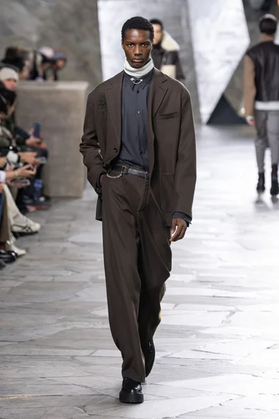 Look 27